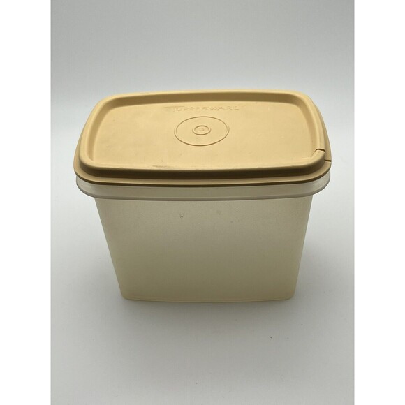 Vintage Tupperware Clear Cracker Container #1243-9 & Yellow Lid 1244-15 - Picture 1 of 6